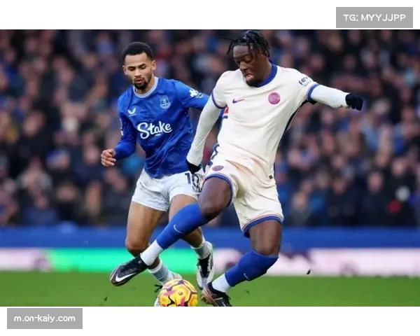 罗马、切尔西谈判迪萨西，里昂巴黎FC加入竞争